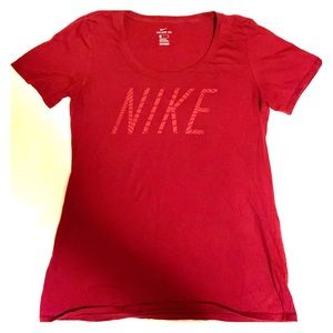 ⛹🏻‍♀️2/$10 Nike Tee⛹🏻‍♀️